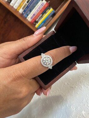 JZ53 1 carat halo-style engagement ring moissanite size 6